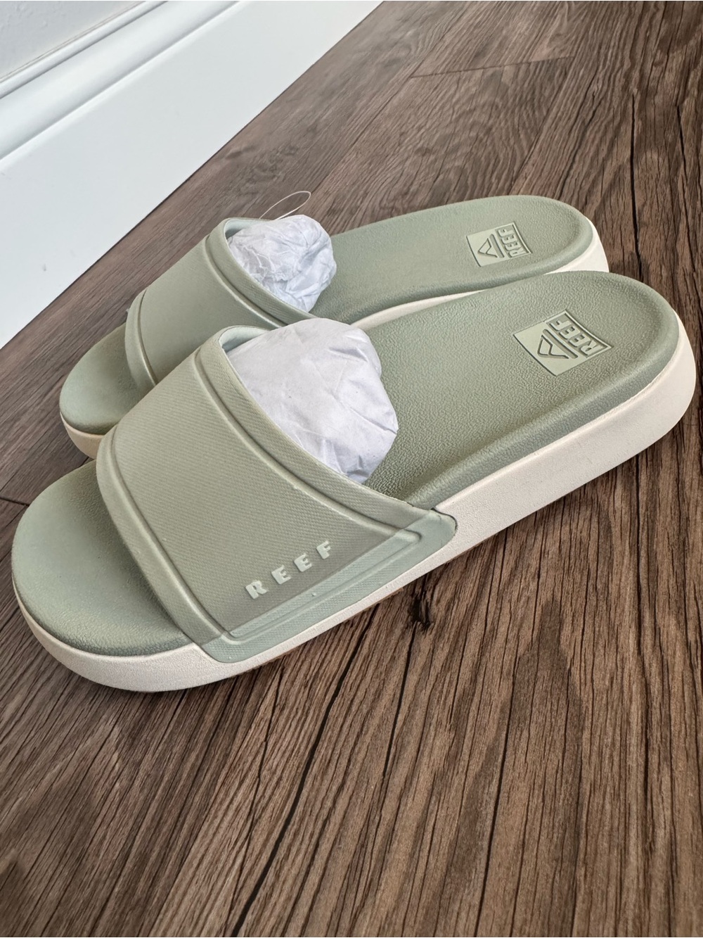 NWT REEF Sydnee Cutback Low Women's Cushioned Slides Sz 8 - Picture 6 of 6